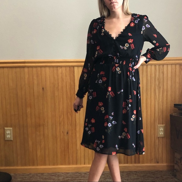 Express Dresses & Skirts - Express Gorgeous Midi Floral Dress